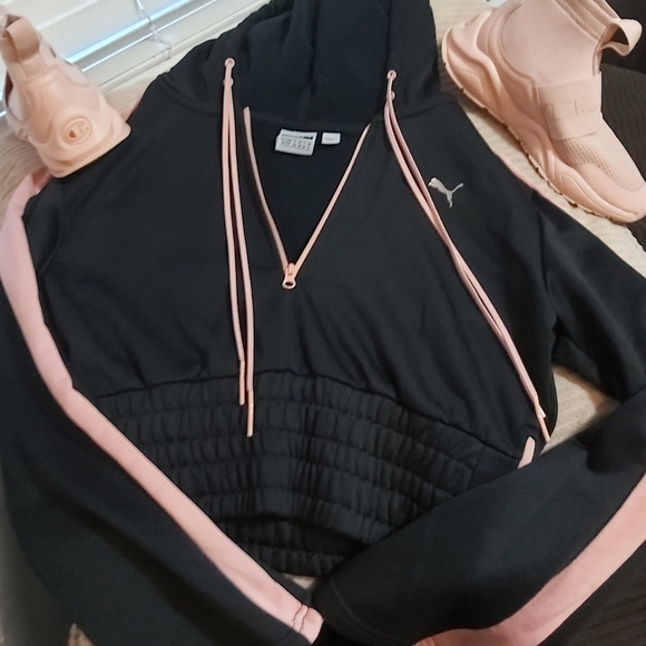 Puma Hoodia champion runners - Picture 2 of 3